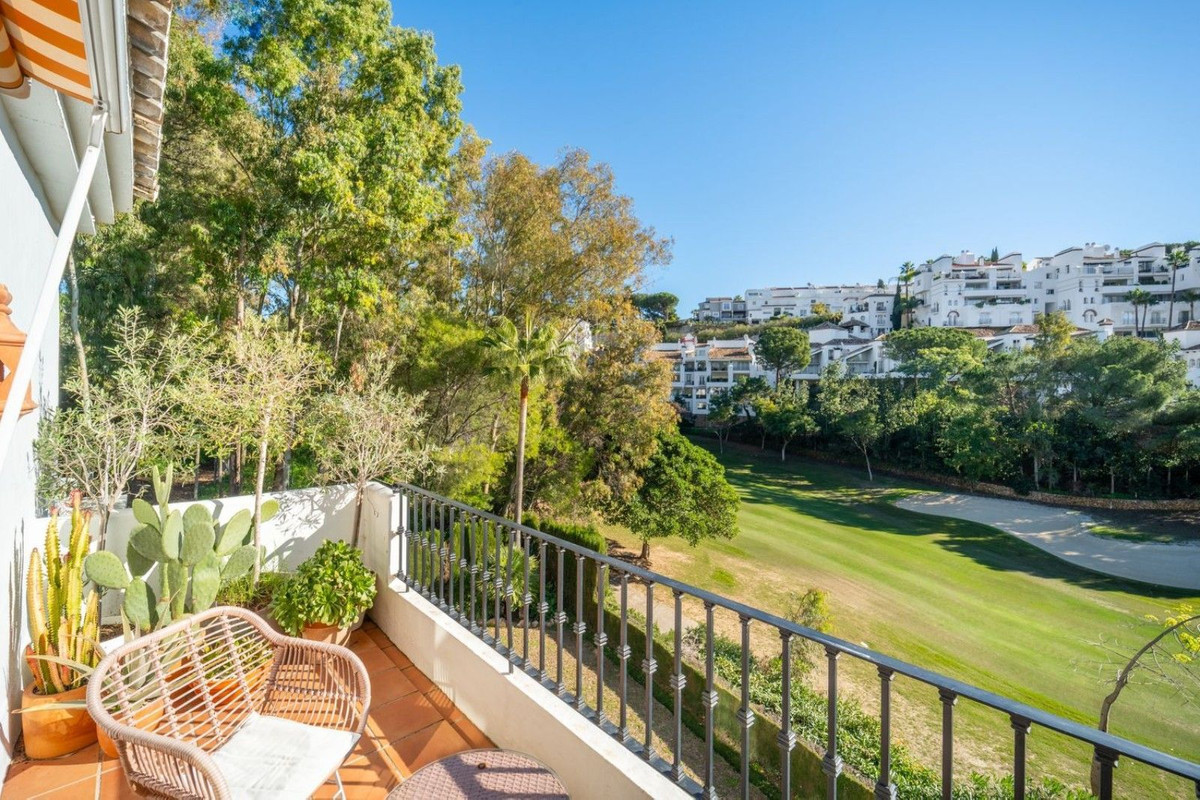 Piso de 3 Dormitorios en venta en La Quinta, Benahavís