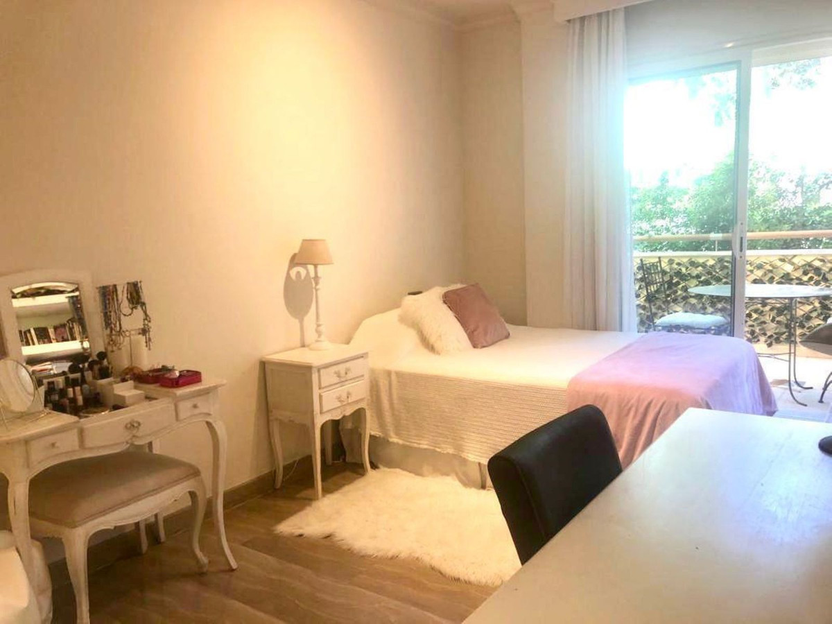 Piso de 3 Dormitorios en venta en Sierra Blanca, Marbella