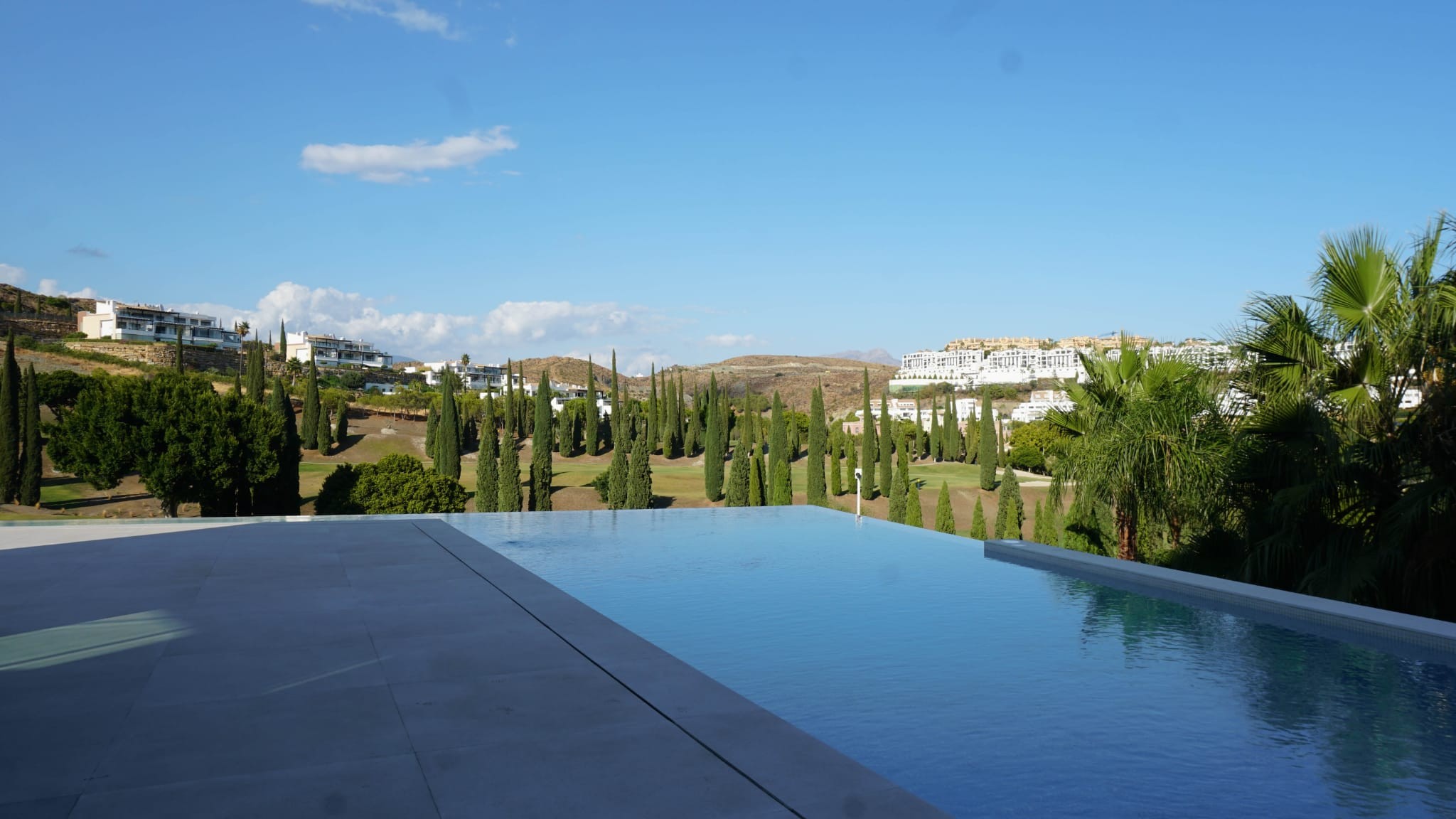 Casa de 4 Dormitorios y 6 Baños en venta en Los Flamingos, Benahavís