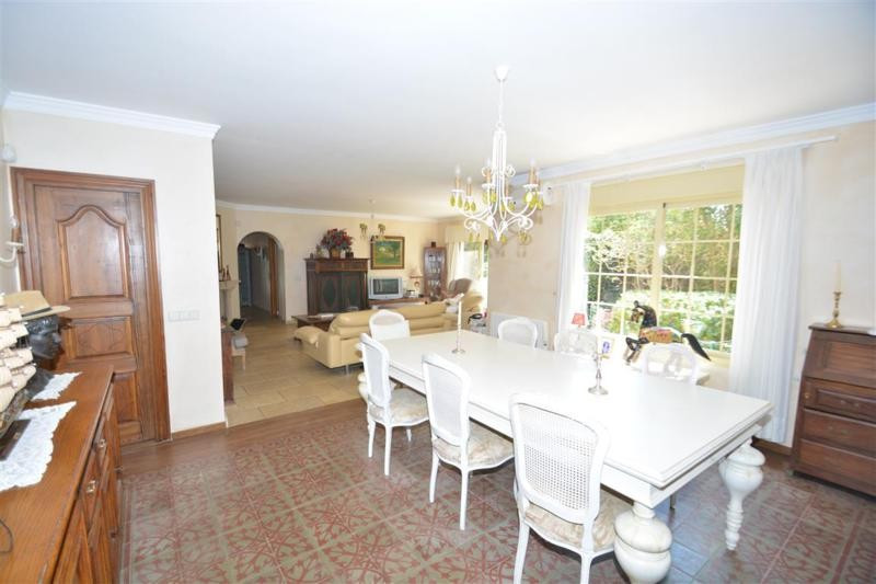 Casa de 5 Dormitorios y 5 Baños en venta en San Pedro de Alcántara