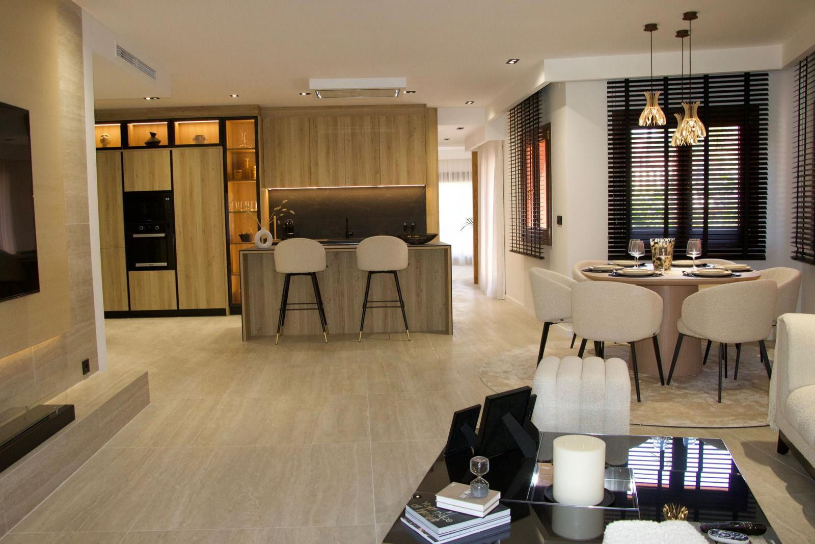 Piso de 3 Dormitorios en venta en La Alqueria, Estepona