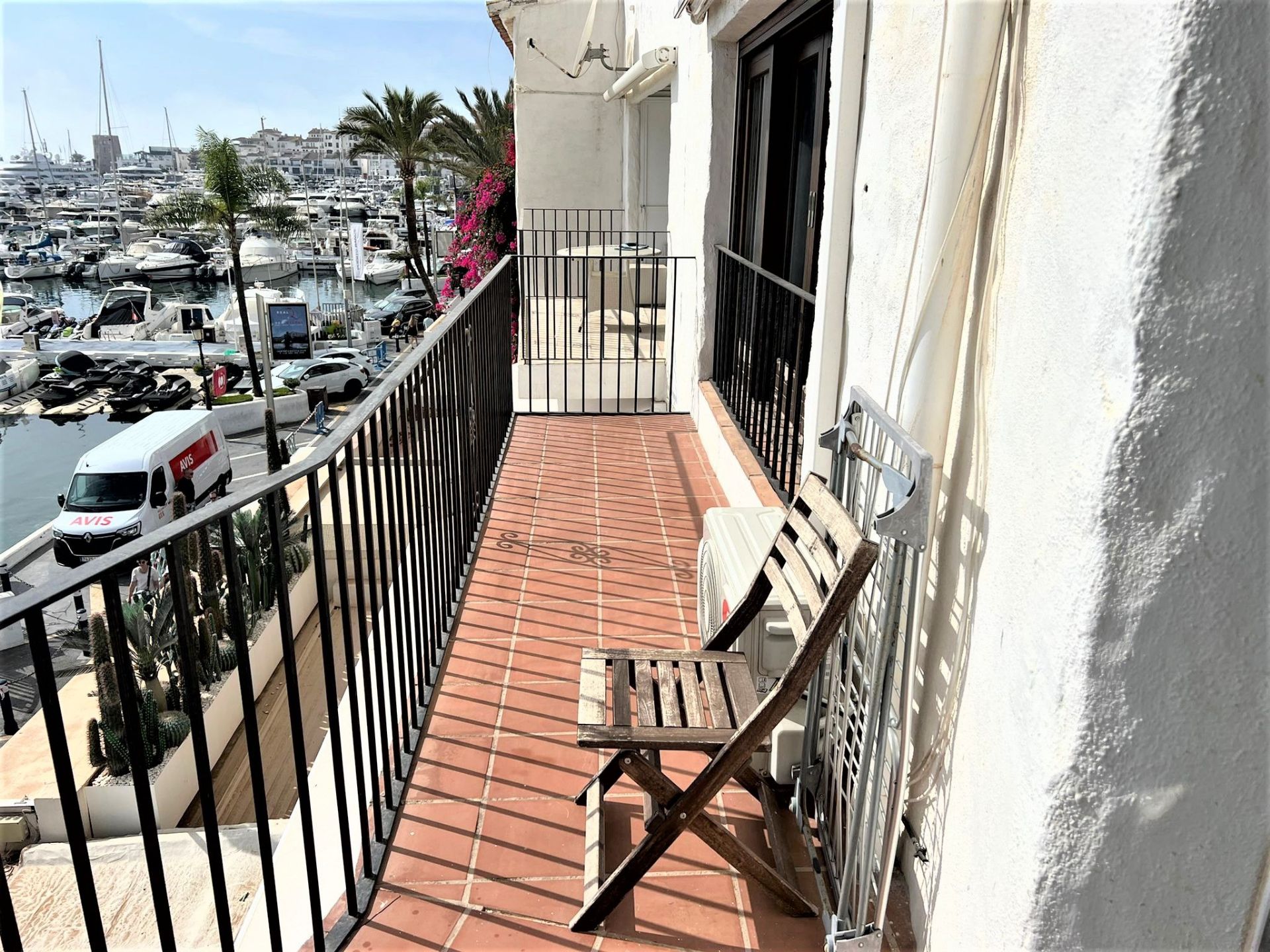 Piso de 3 Dormitorios y 3 Baños en venta en Puerto Banús, Marbella