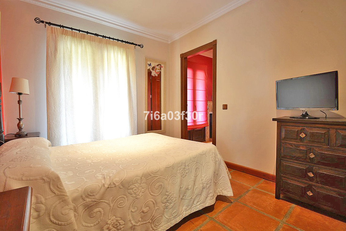 Casa de 4 Dormitorios en alquiler vacacional en Nueva Andalucía, Marbella