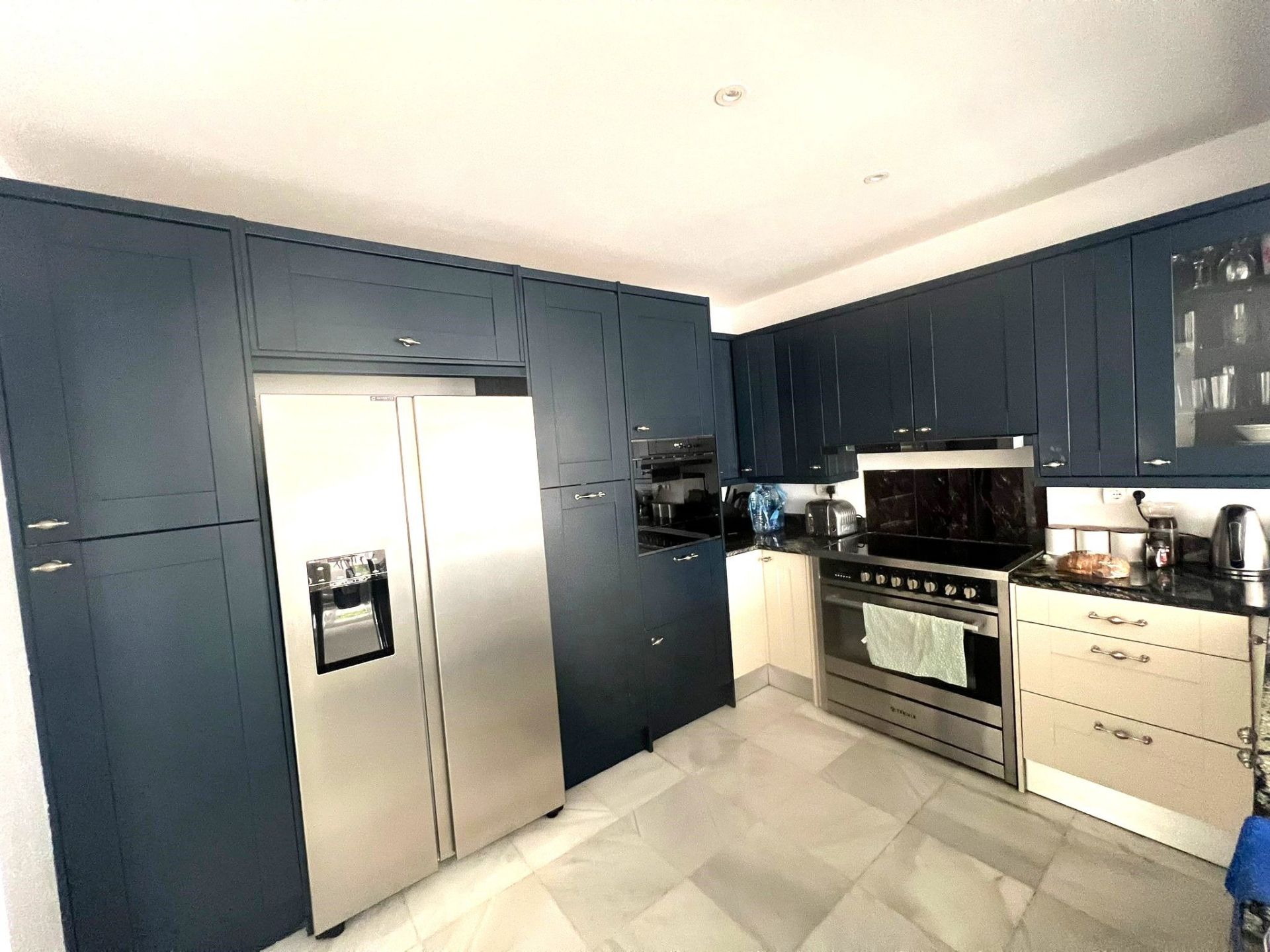 4 спални, 3 бани - Вила за продажба в Puerto Banus, Marbella