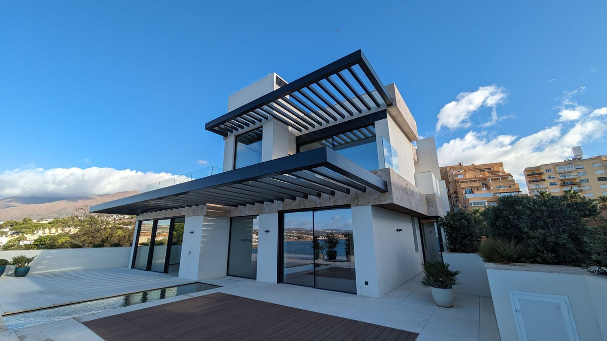Ático de 3 Dormitorios en venta en La Alqueria, Estepona