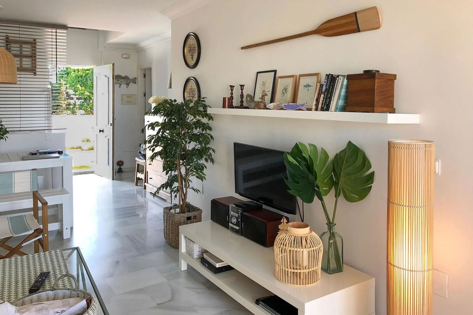 Casa Adosada de 3 Dormitorios y 2 Baños en venta en Elviria, Marbella