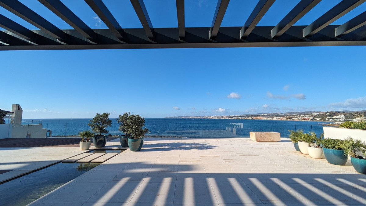 Ático de 3 Dormitorios en venta en La Alqueria, Estepona