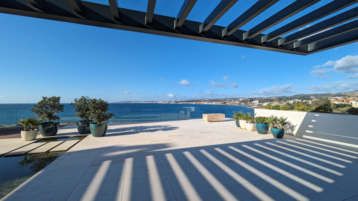 Ático de 3 Dormitorios en venta en La Alqueria, Estepona