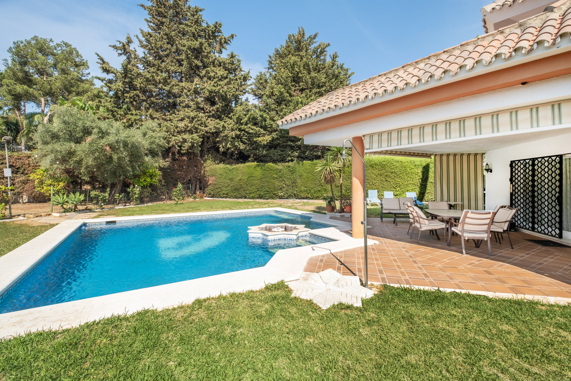 4 кровать 4 ванна Вилла для продажи в La Alqueria, Estepona