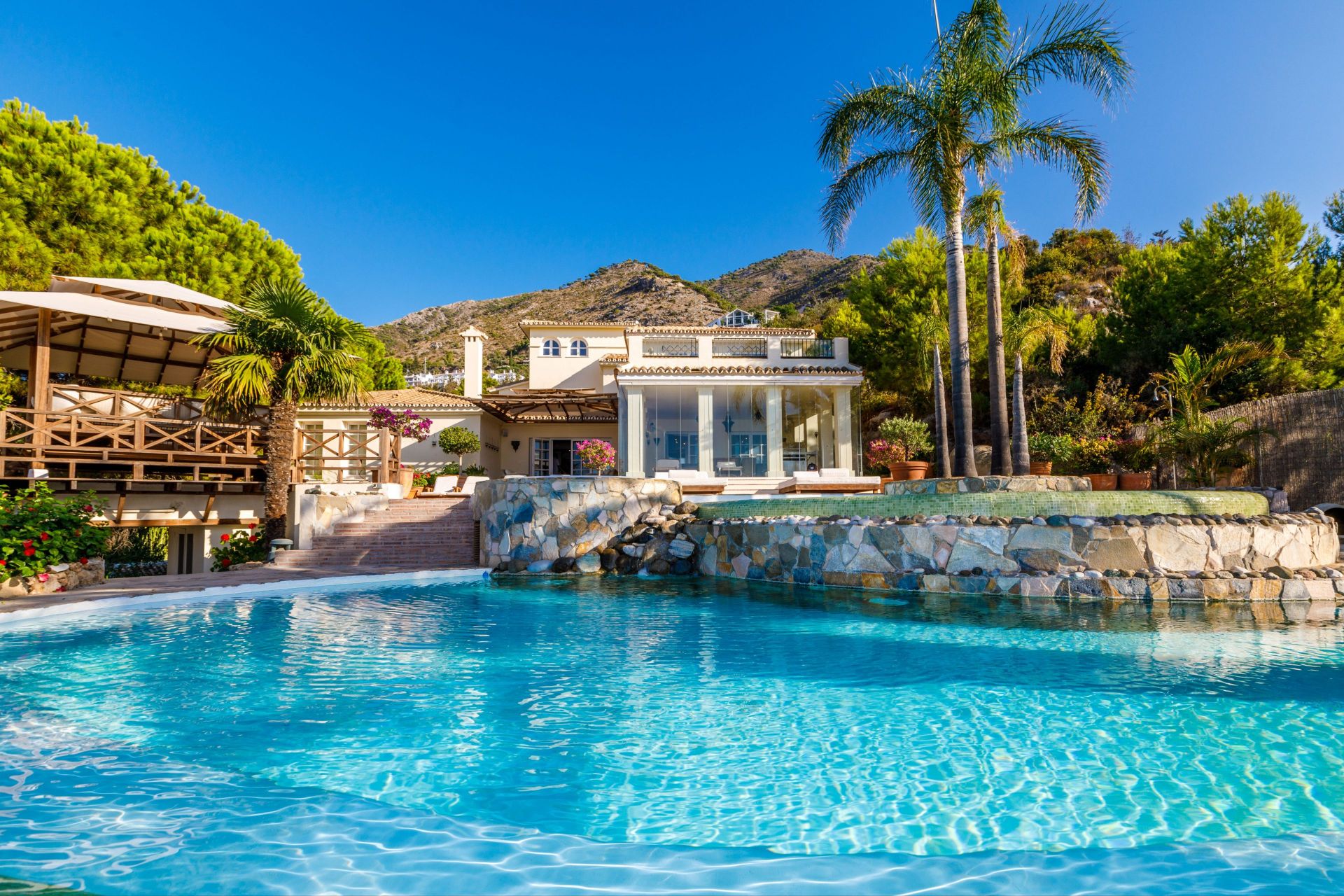Casa de 9 Dormitorios en venta en Mijas