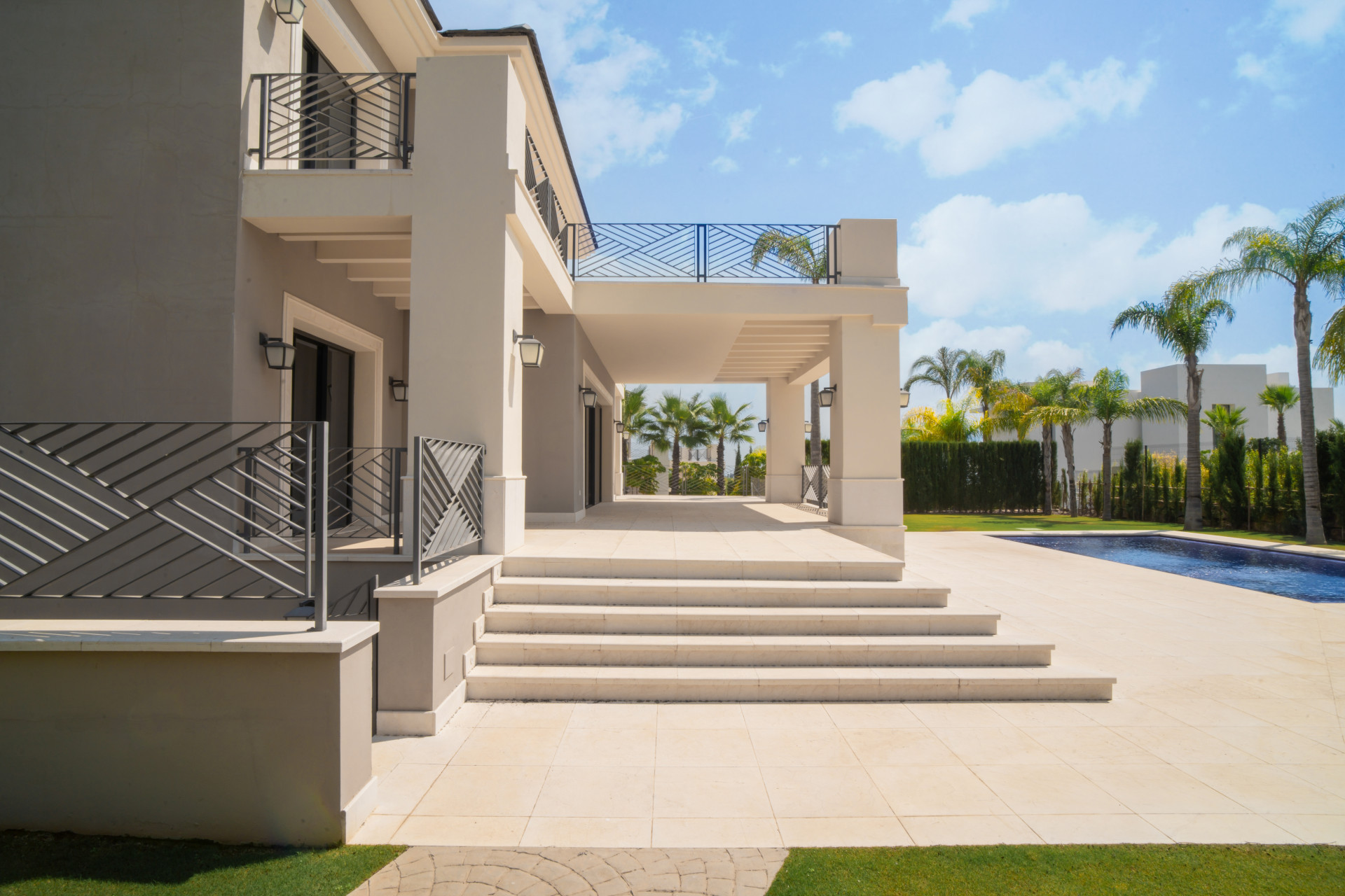 Casa de 6 Dormitorios y 6 Baños en venta en Los Flamingos, Benahavís