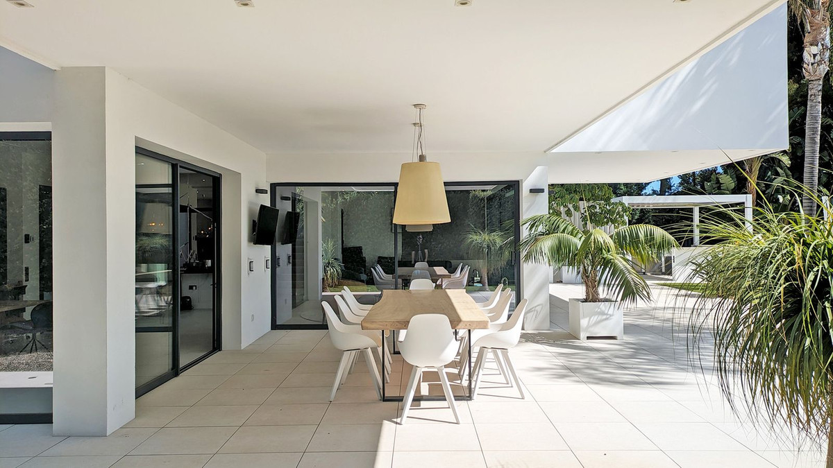 Casa de 5 Dormitorios y 4 Baños en venta en Marbella Centro