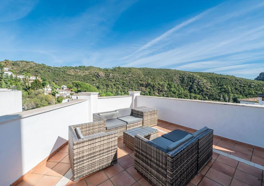 Piso de 3 Dormitorios y 2 Baños en alquiler vacacional en Benahavís Pueblo
