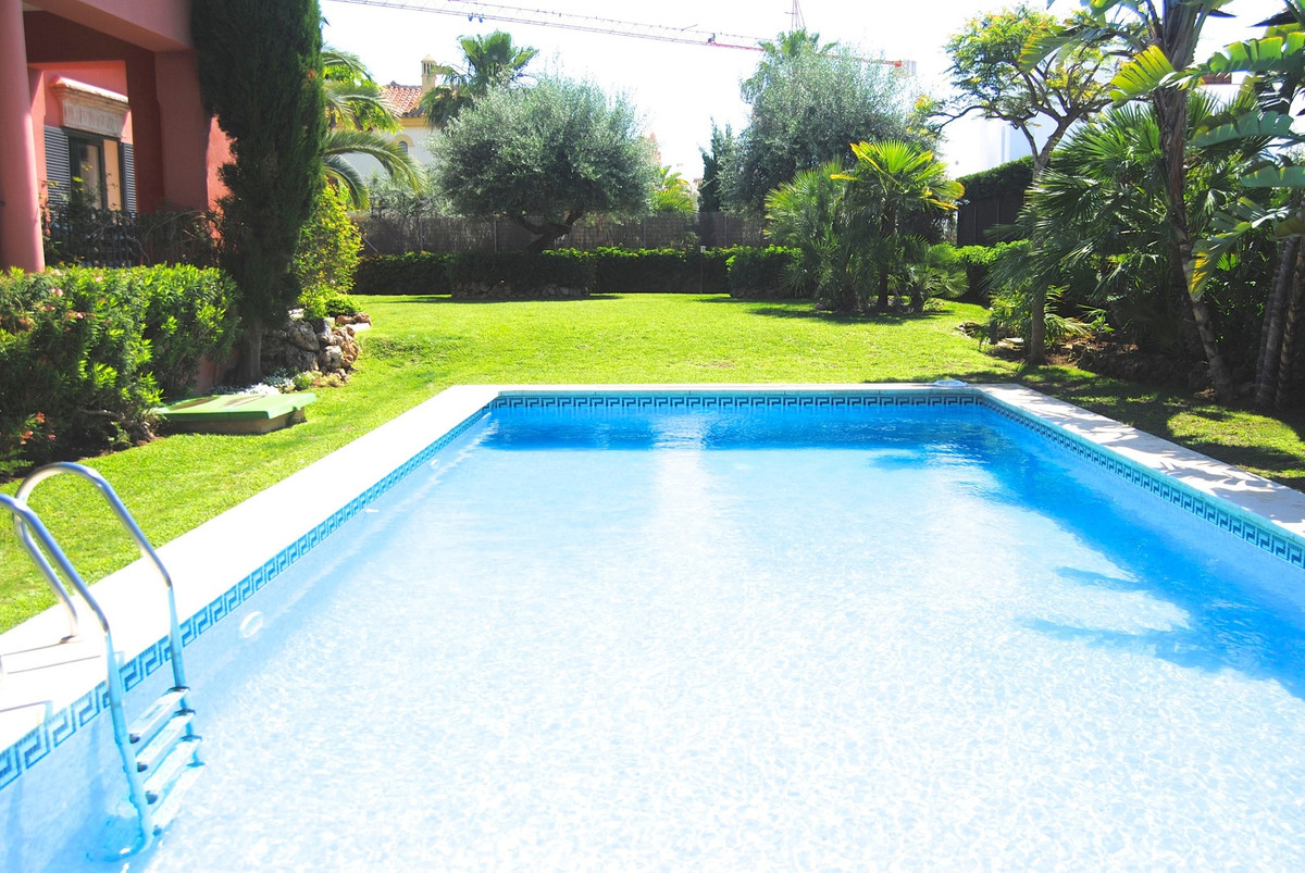 Casa de 5 Dormitorios y 5 Baños en alquiler vacacional en Marbella Centro
