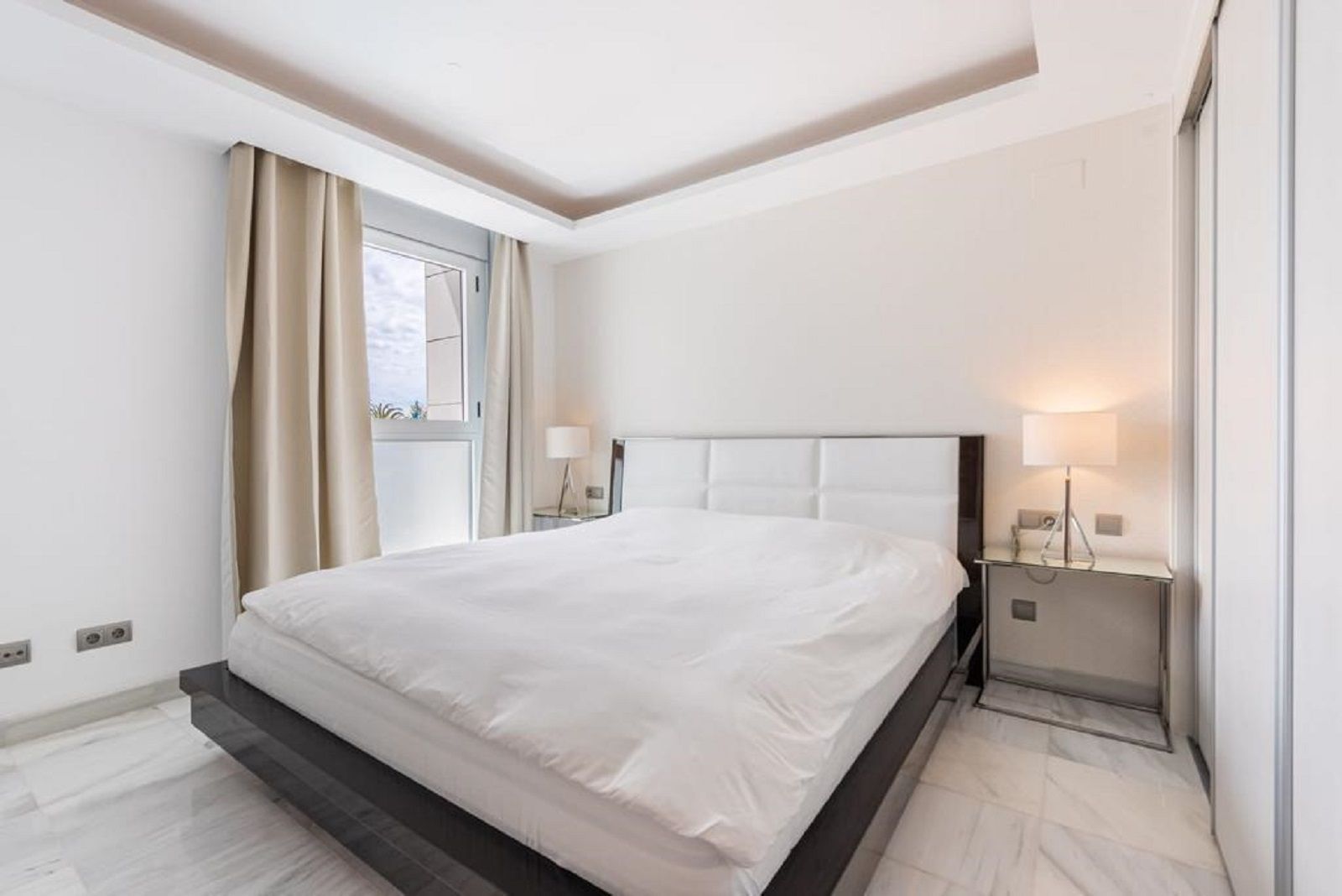 Ático de 3 Dormitorios y 3 Baños en venta en Milla de Oro, Marbella