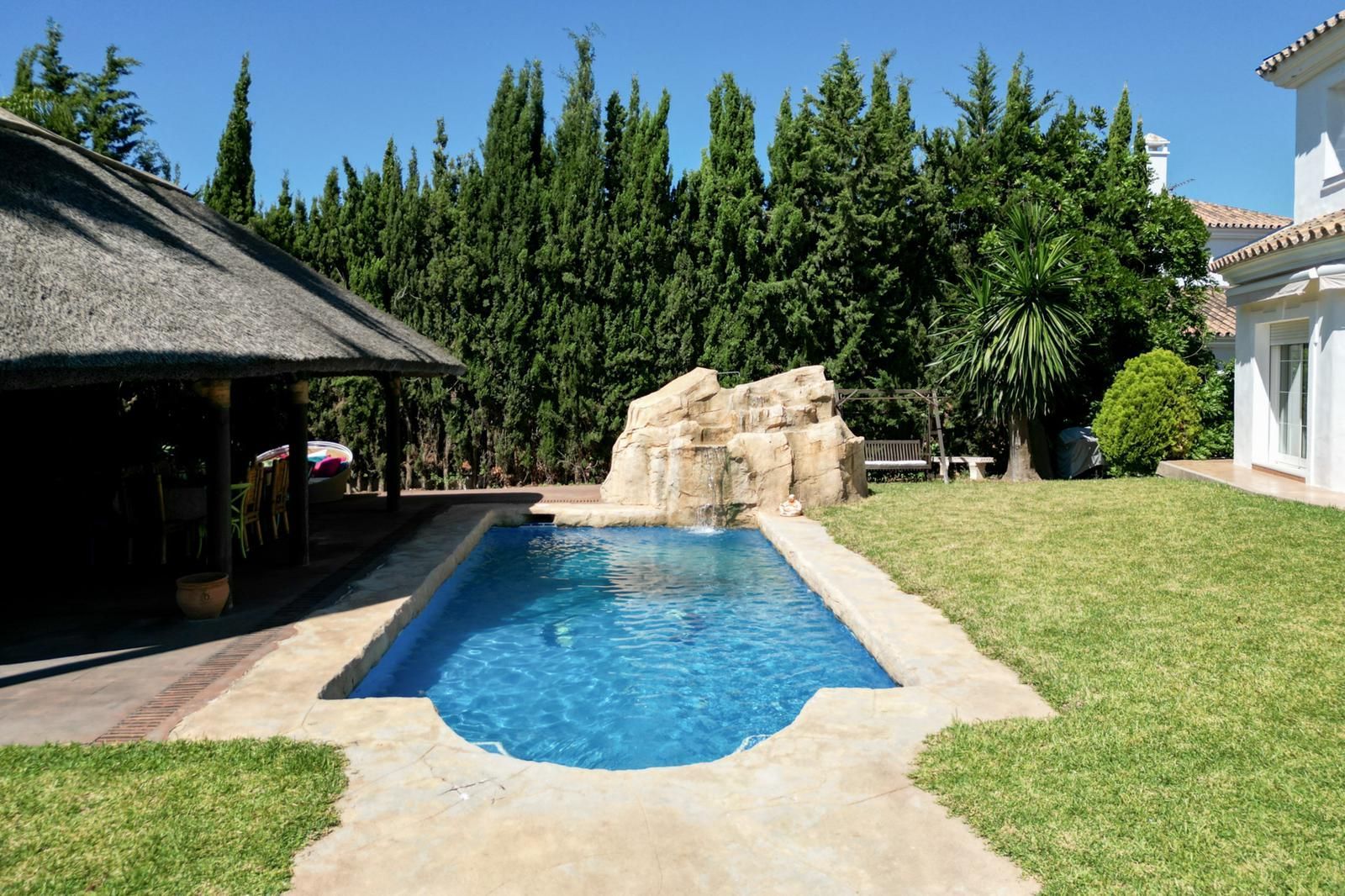 Casa de 4 Dormitorios y 4 Baños en venta en Mijas