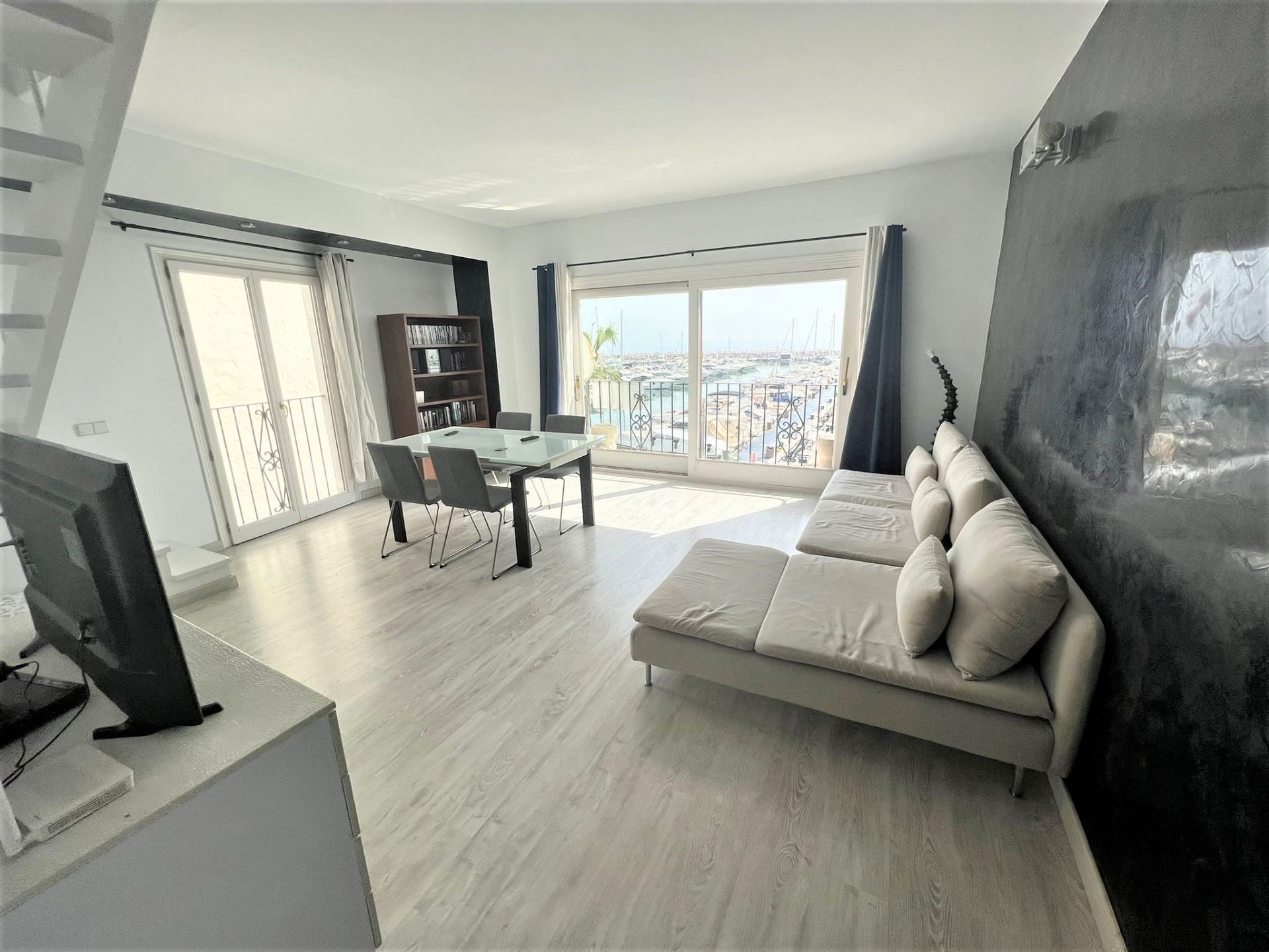 Casa Adosada de 3 Dormitorios en venta en Puerto Banús, Marbella