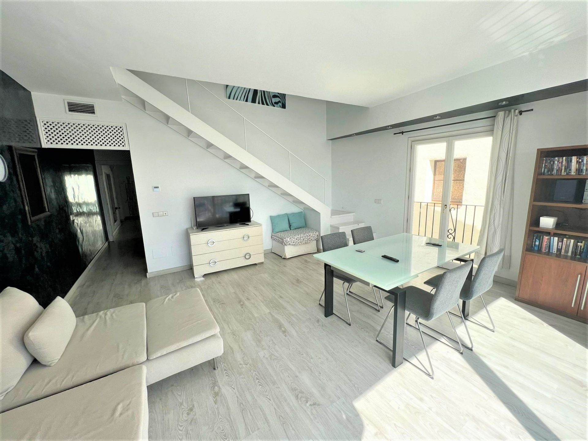 Casa Adosada de 3 Dormitorios en venta en Puerto Banús, Marbella