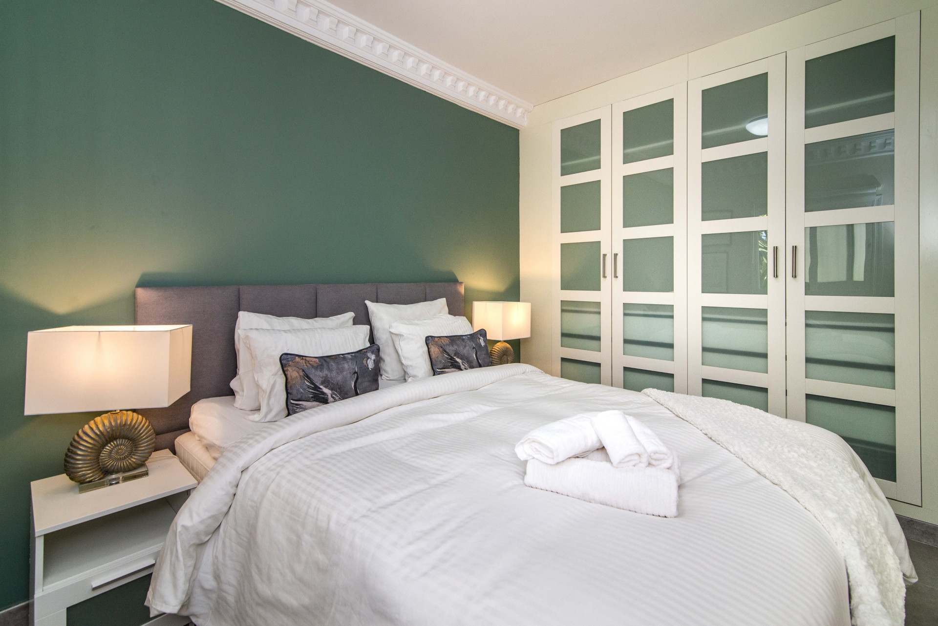 Piso de 2 Dormitorios y 1 Baño en alquiler en Puerto Banús, Marbella
