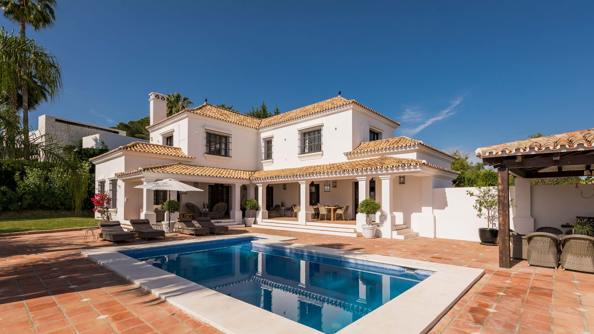 Casa de 4 Dormitorios en alquiler vacacional en Nueva Andalucía, Marbella