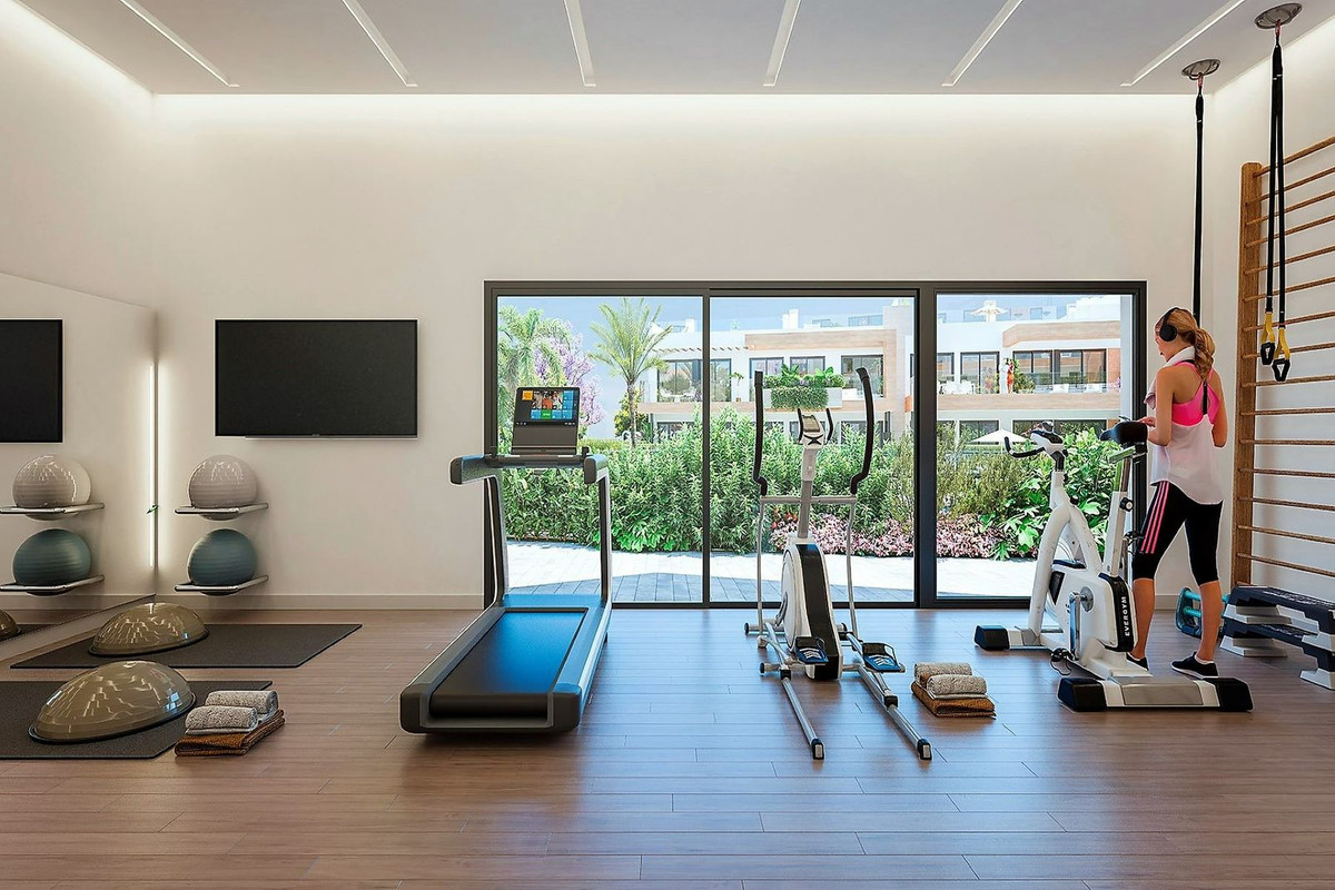 Piso de 3 Dormitorios y 2 Baños en venta en Atalaya, Estepona