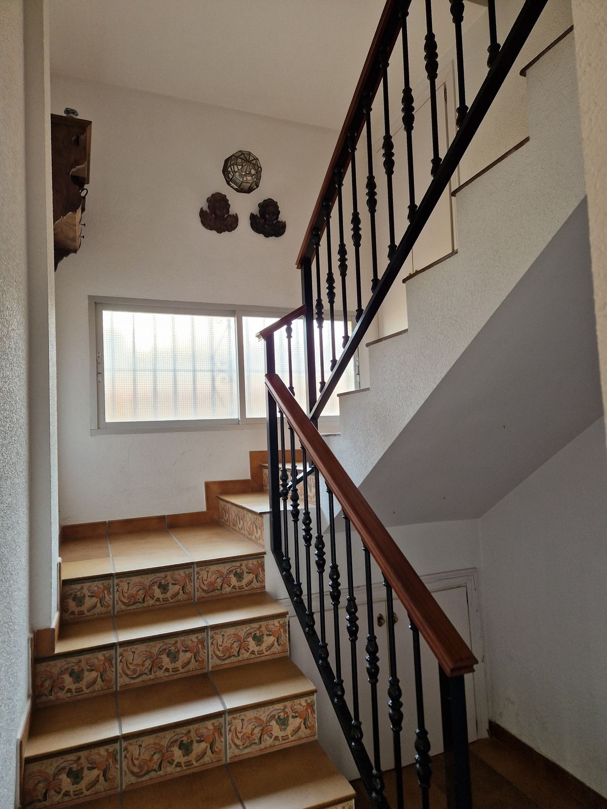 Casa de 8 Dormitorios en venta en Benalmádena