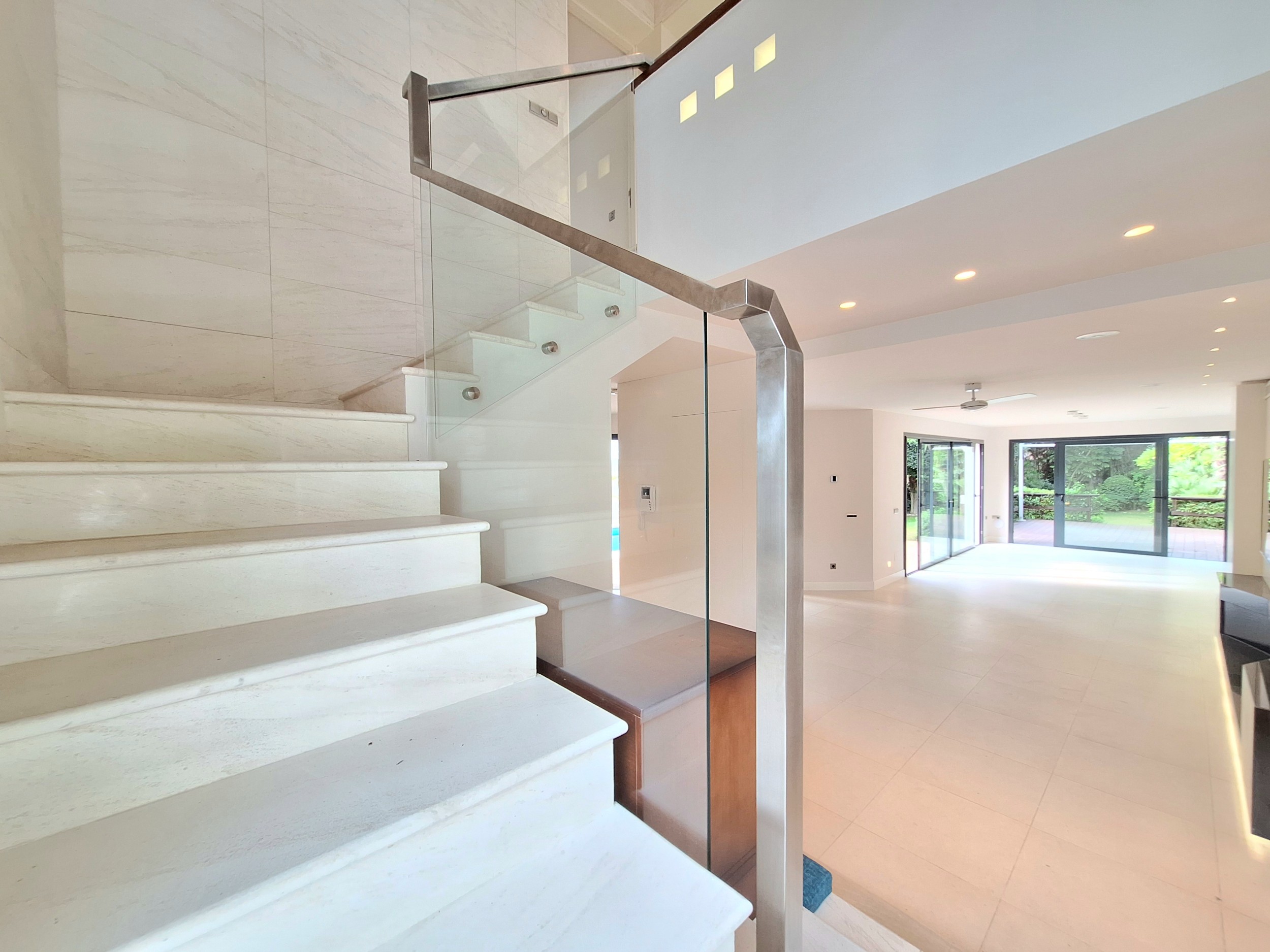 Casa de 5 Dormitorios en venta en Nueva Andalucía, Marbella