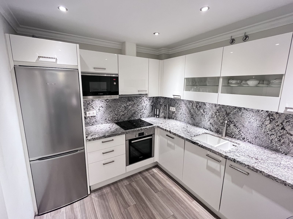 2 спални, 3 бани - Апартамент за продажба в Puerto Banús