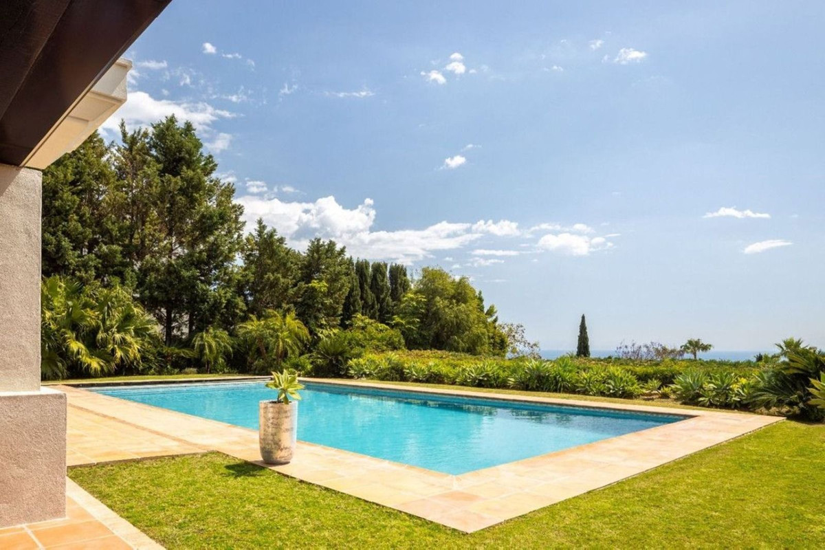 Casa de 6 Dormitorios en venta en Los Flamingos, Benahavís