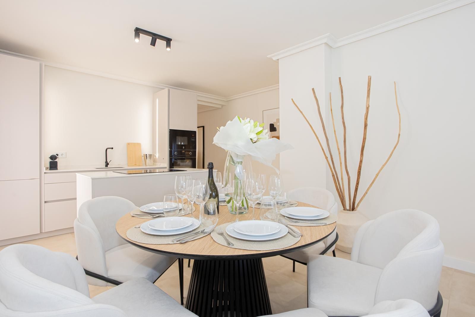 Piso de 3 Dormitorios en venta en Nueva Andalucía, Marbella