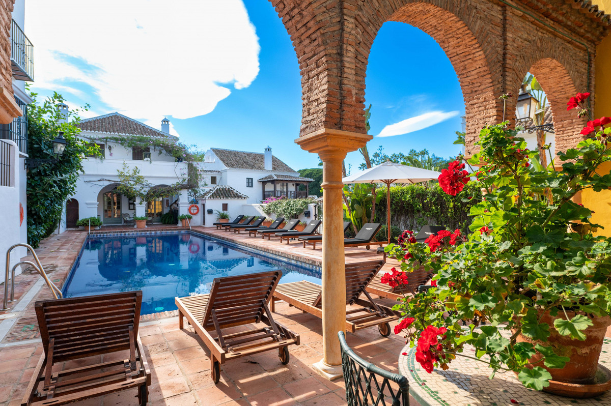 3 спални, 3 бани - Редова къща за продажба в Marbella Golden Mile