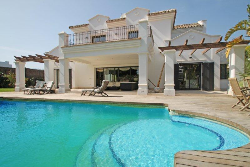 Casa de 5 Dormitorios en alquiler vacacional en Marbella Centro