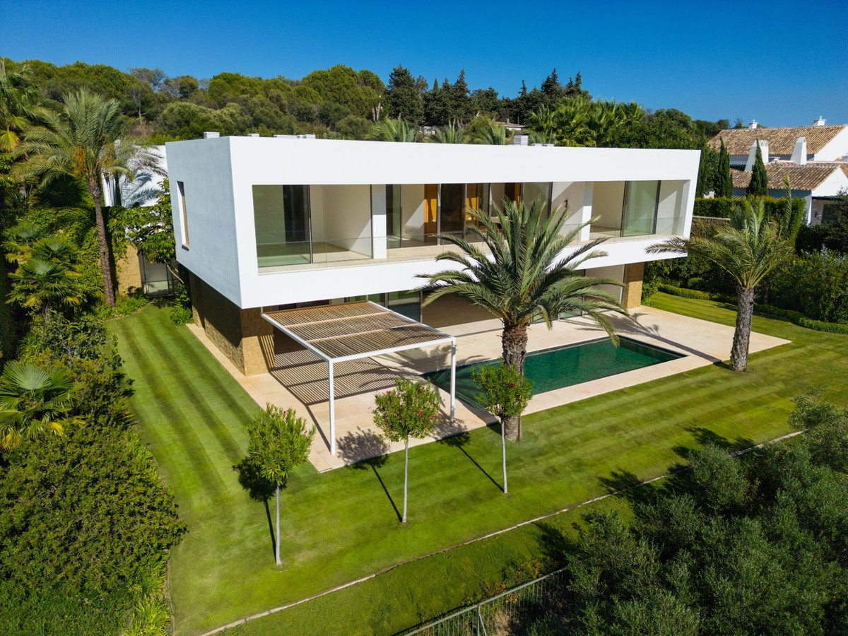 Casa de 5 Dormitorios y 6 Baños en venta en Casares