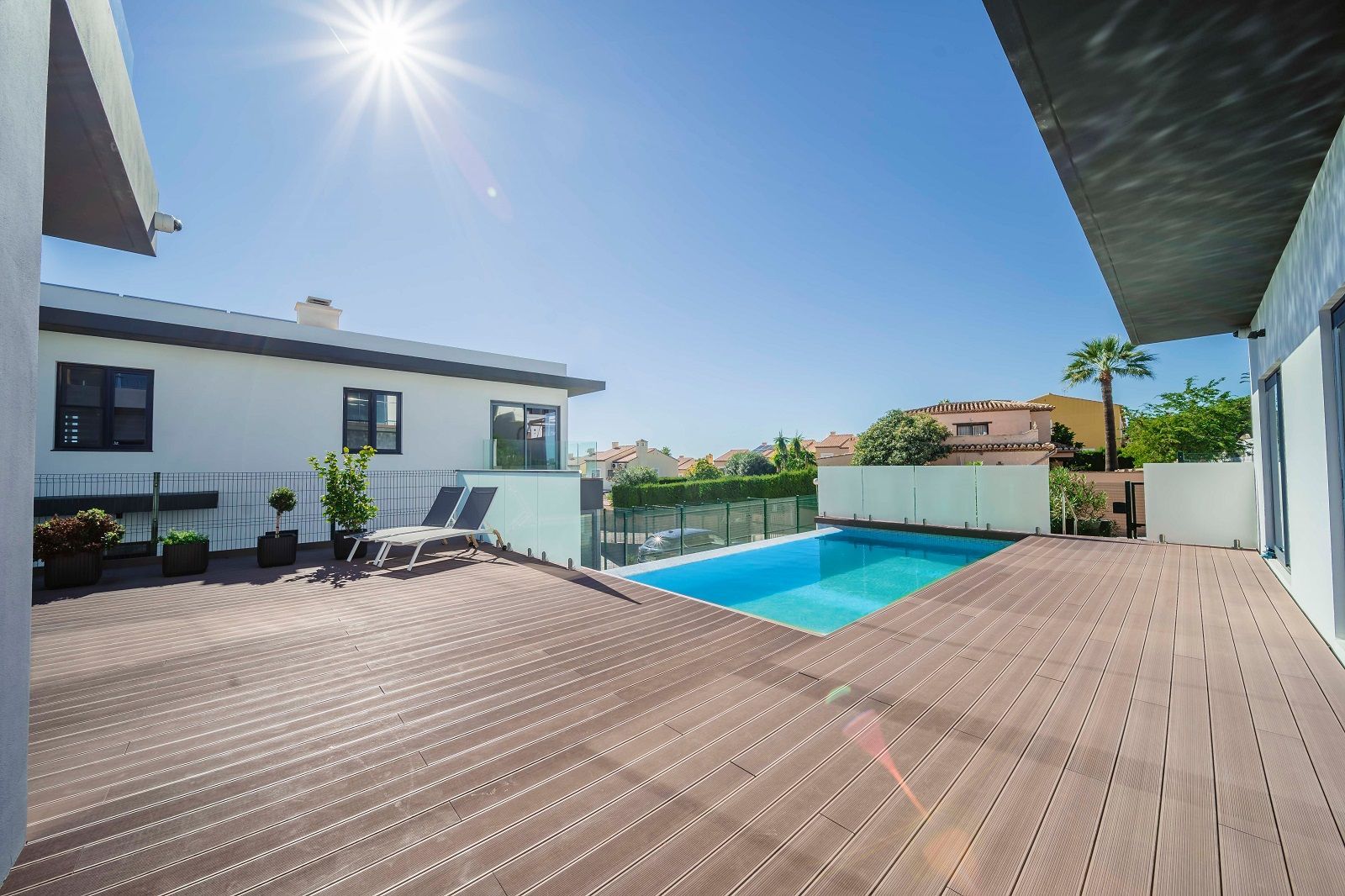 Casa de 5 Dormitorios y 5 Baños en venta en Calahonda, Mijas