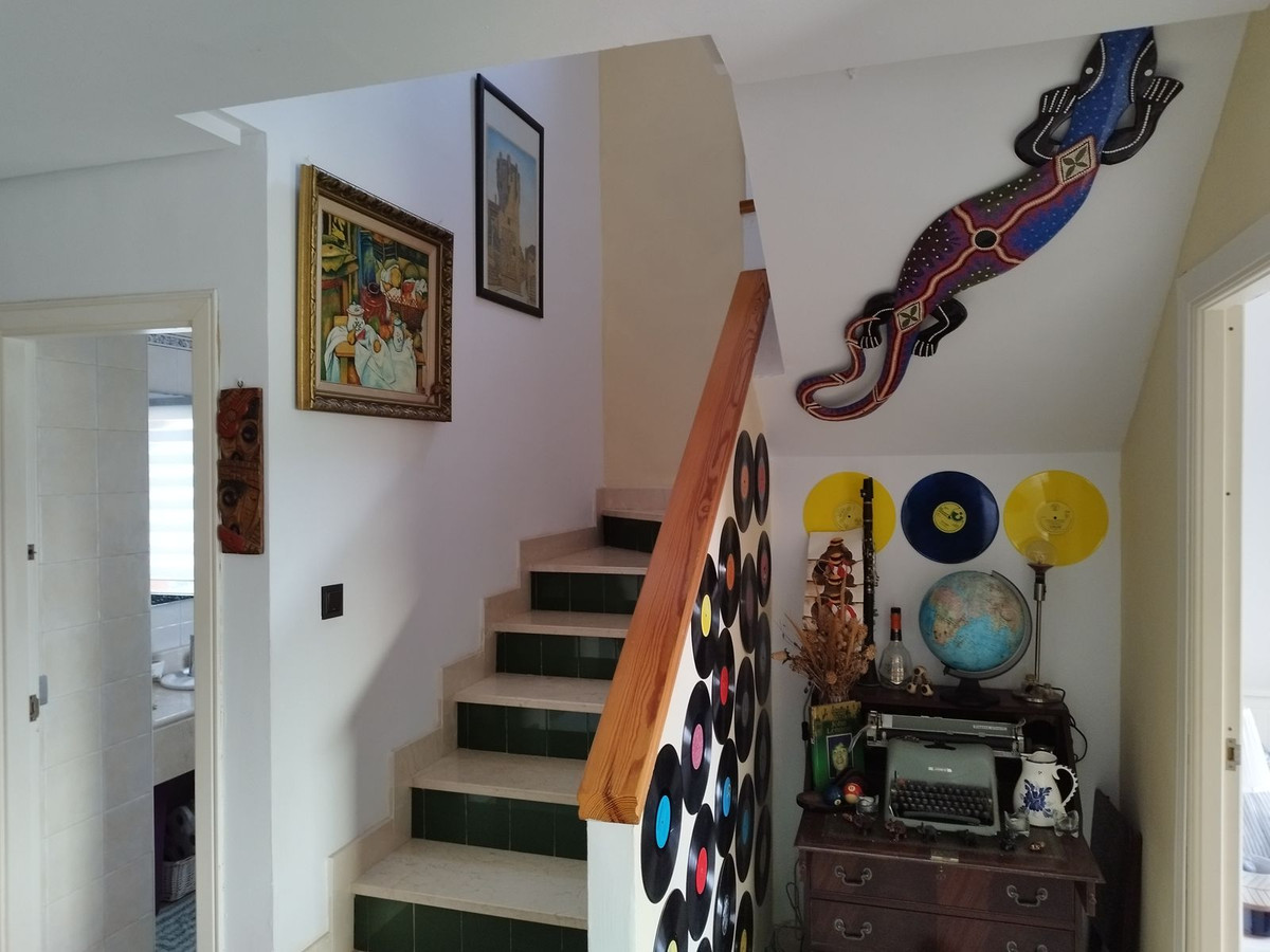Piso de 3 Dormitorios en venta en Calahonda, Mijas