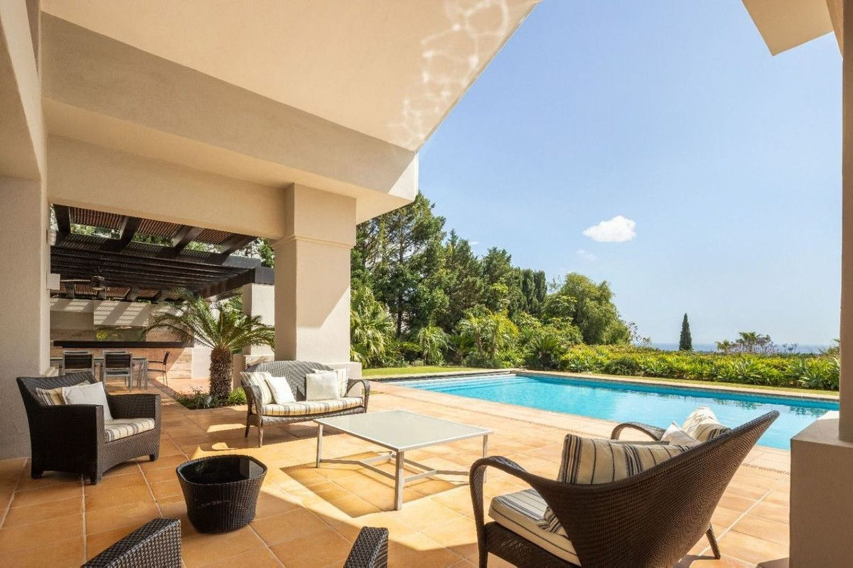 Casa de 6 Dormitorios en venta en Los Flamingos, Benahavís