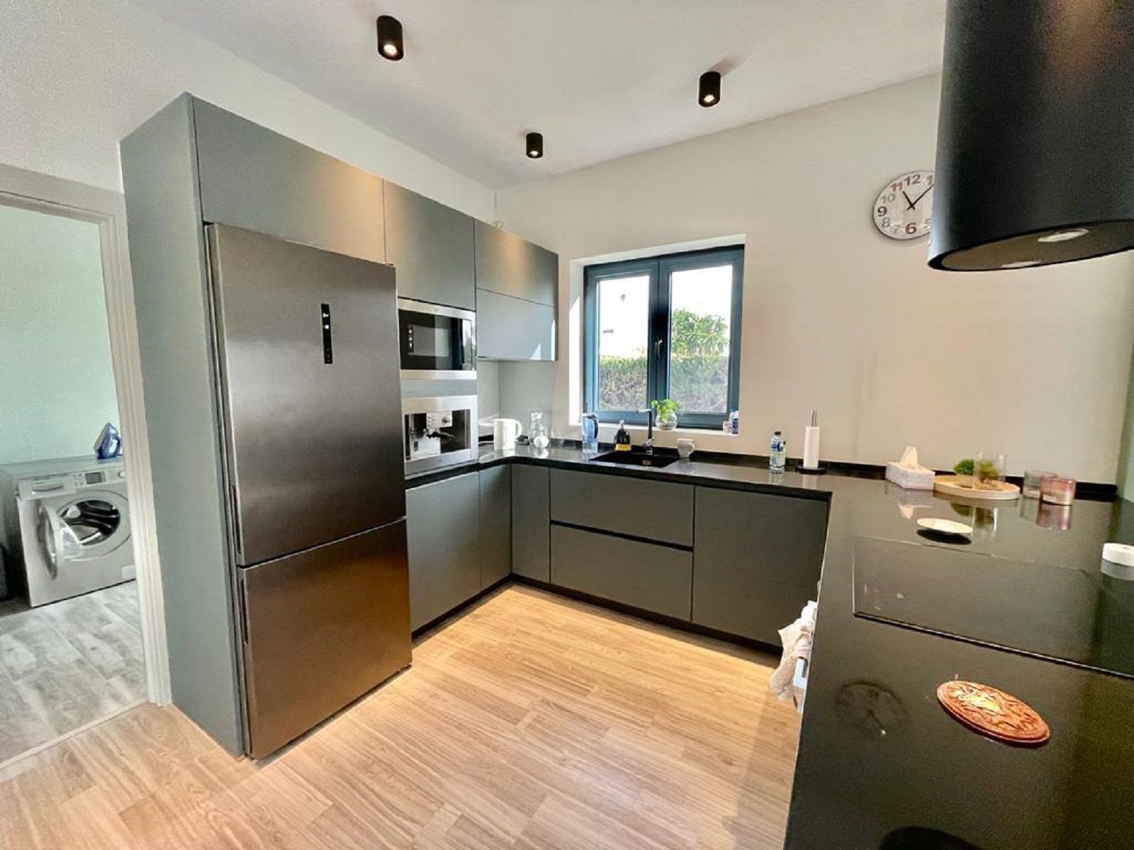 Casa de 5 Dormitorios y 5 Baños en venta en Calahonda, Mijas