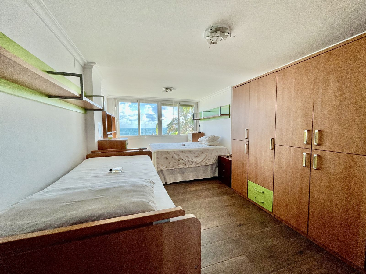 Piso de 2 Dormitorios y 1 Baño en venta en Benalmádena