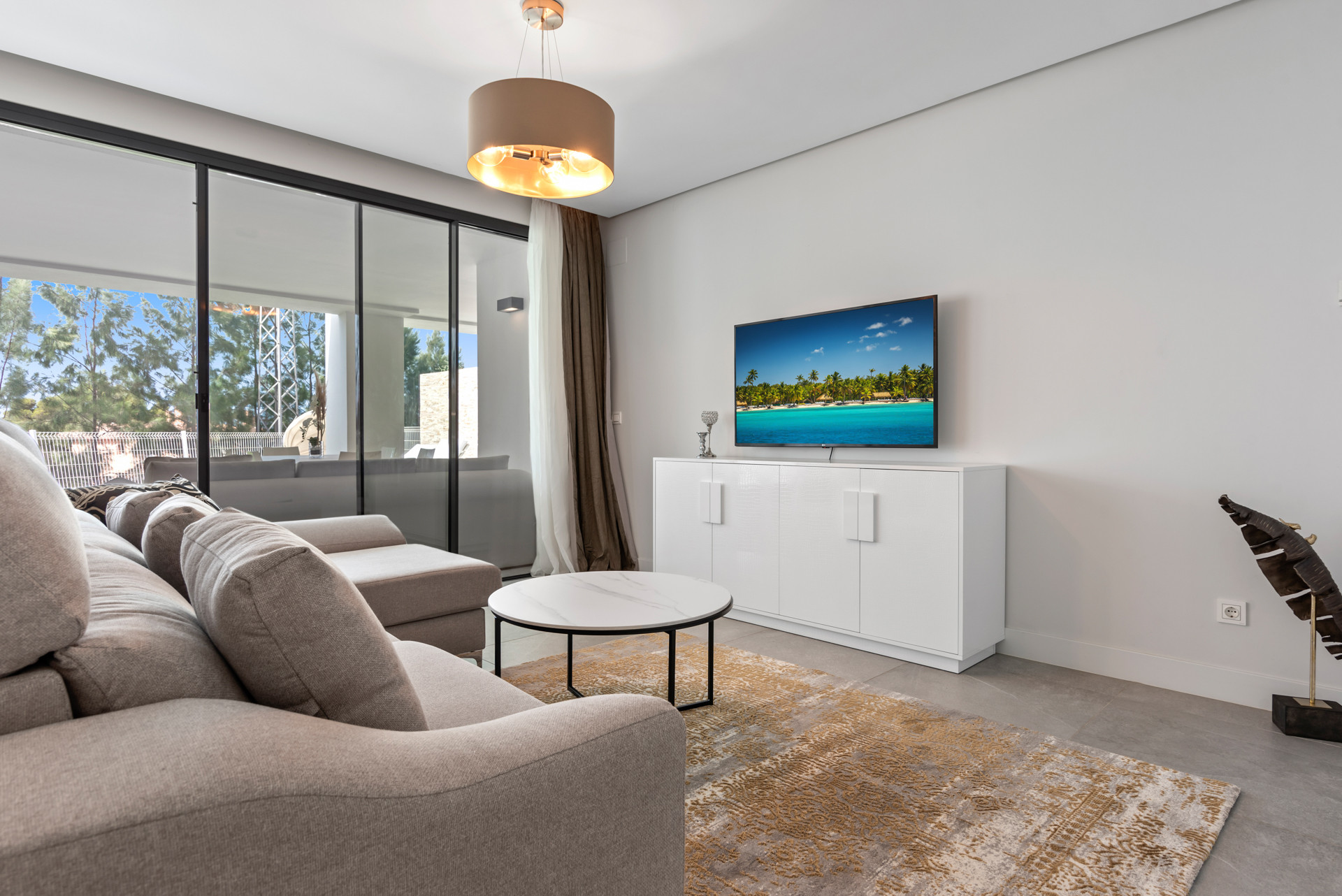 Piso de 3 Dormitorios y 2 Baños en venta en Cabopino, Marbella