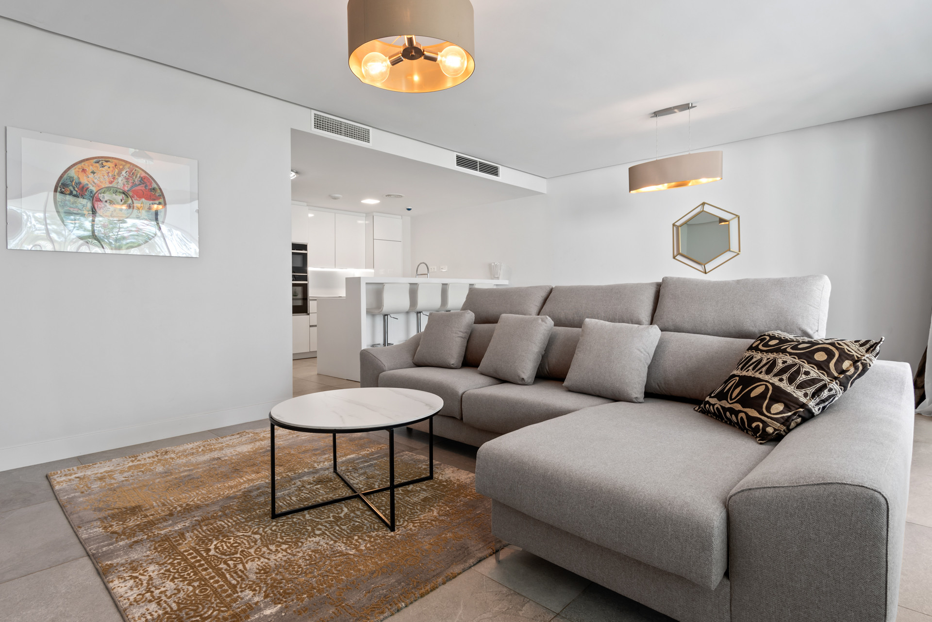 Piso de 3 Dormitorios y 2 Baños en venta en Cabopino, Marbella