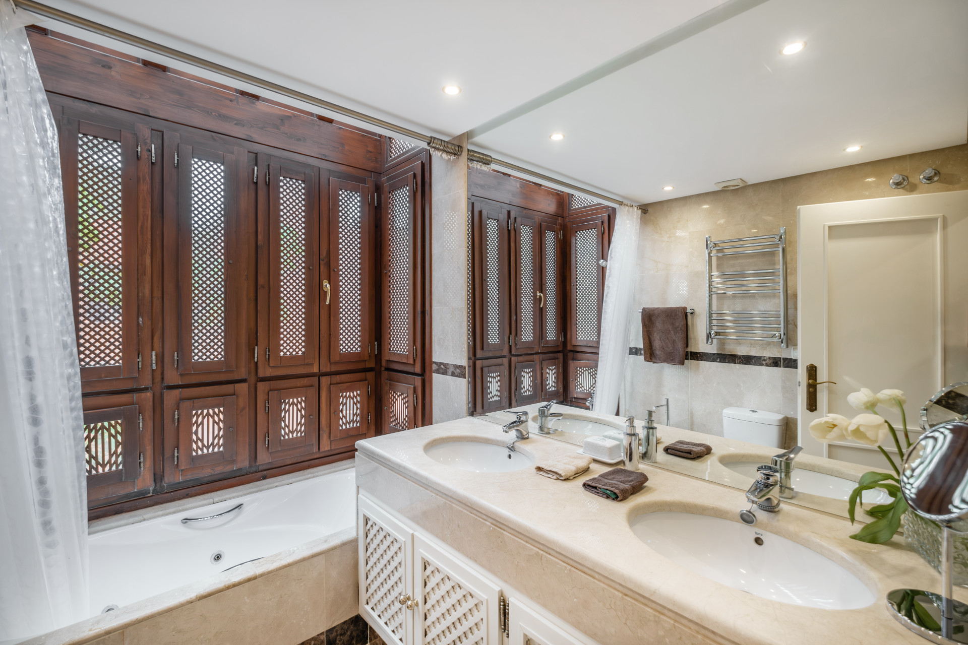 Piso de 3 Dormitorios y 2 Baños en venta en Nueva Andalucía, Marbella