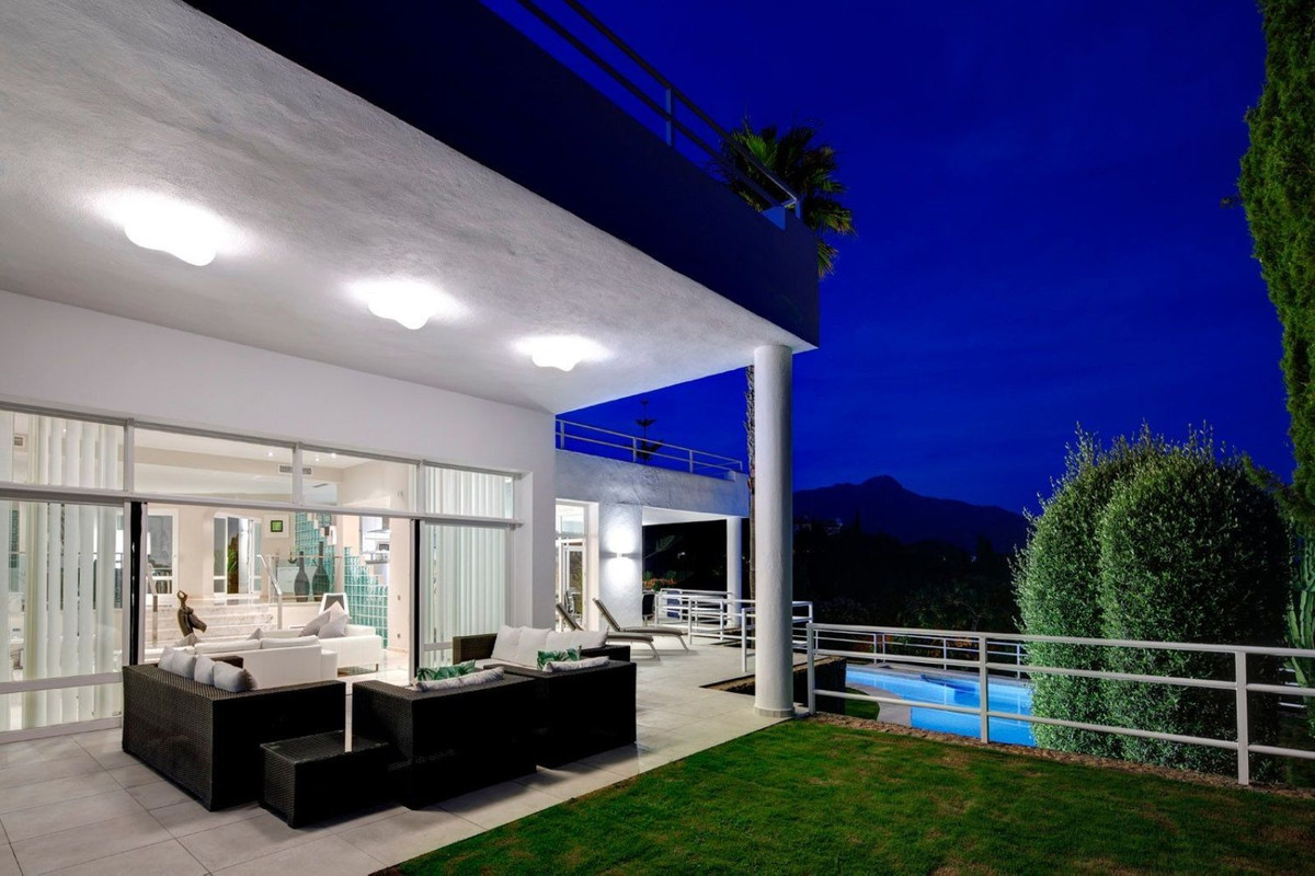 Casa de 5 Dormitorios y 5 Baños en venta en La Quinta, Benahavís