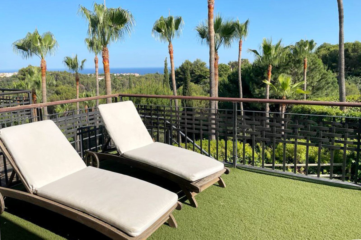 Piso de 3 Dormitorios en venta en Milla de Oro, Marbella