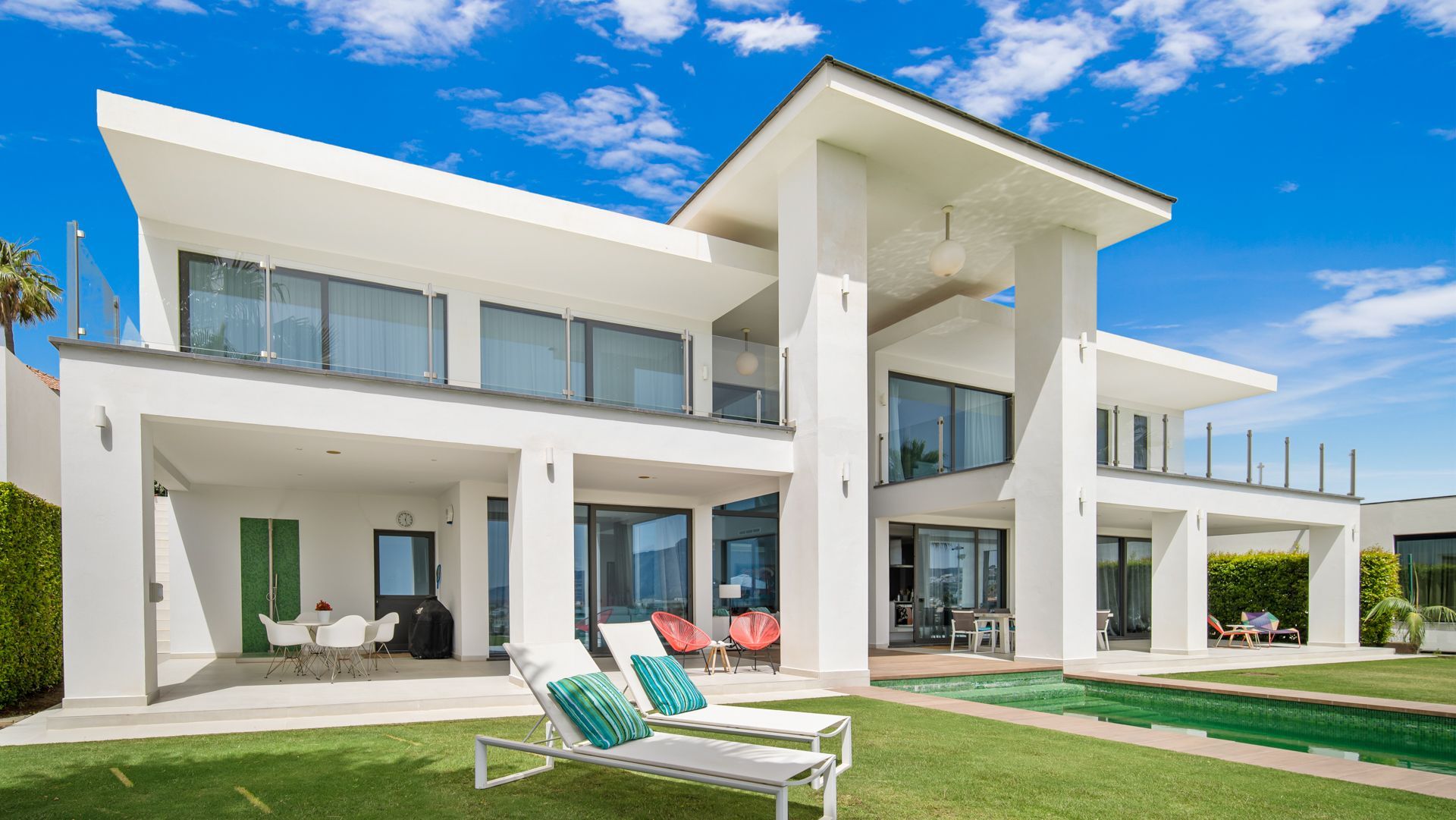 Casa de 4 Dormitorios y 5 Baños en venta en Milla de Oro, Marbella