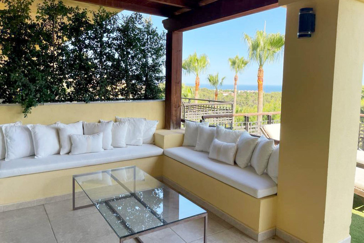 Piso de 3 Dormitorios en venta en Milla de Oro, Marbella