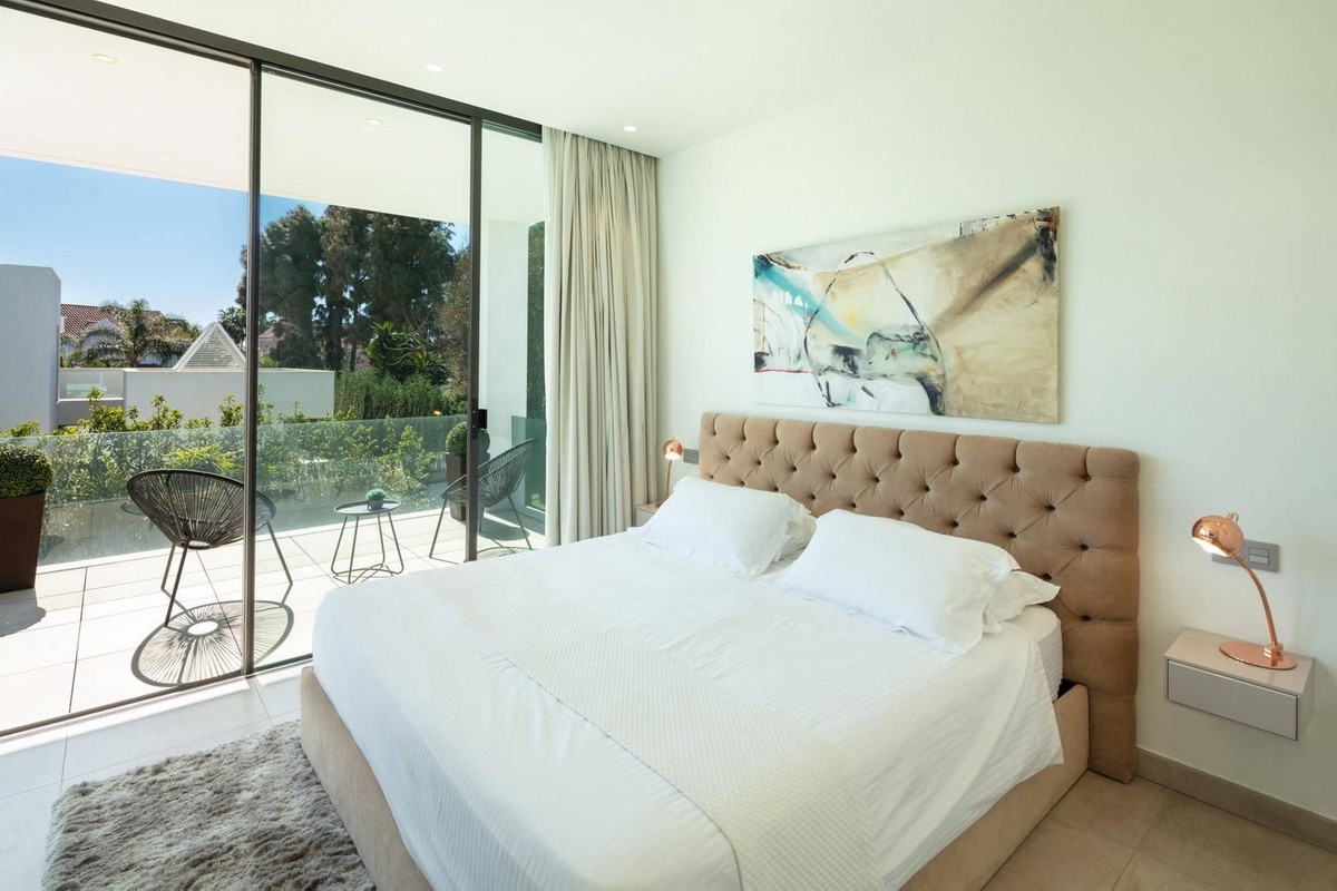 7 Bed, 7 Bath - Villa for Sale in Puerto Banus, Marbella