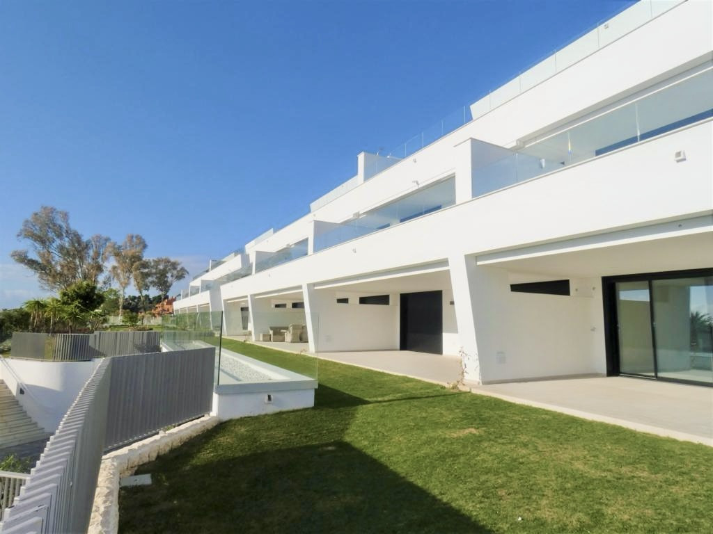 Piso de 3 Dormitorios y 2 Baños en venta en Nueva Andalucía, Marbella