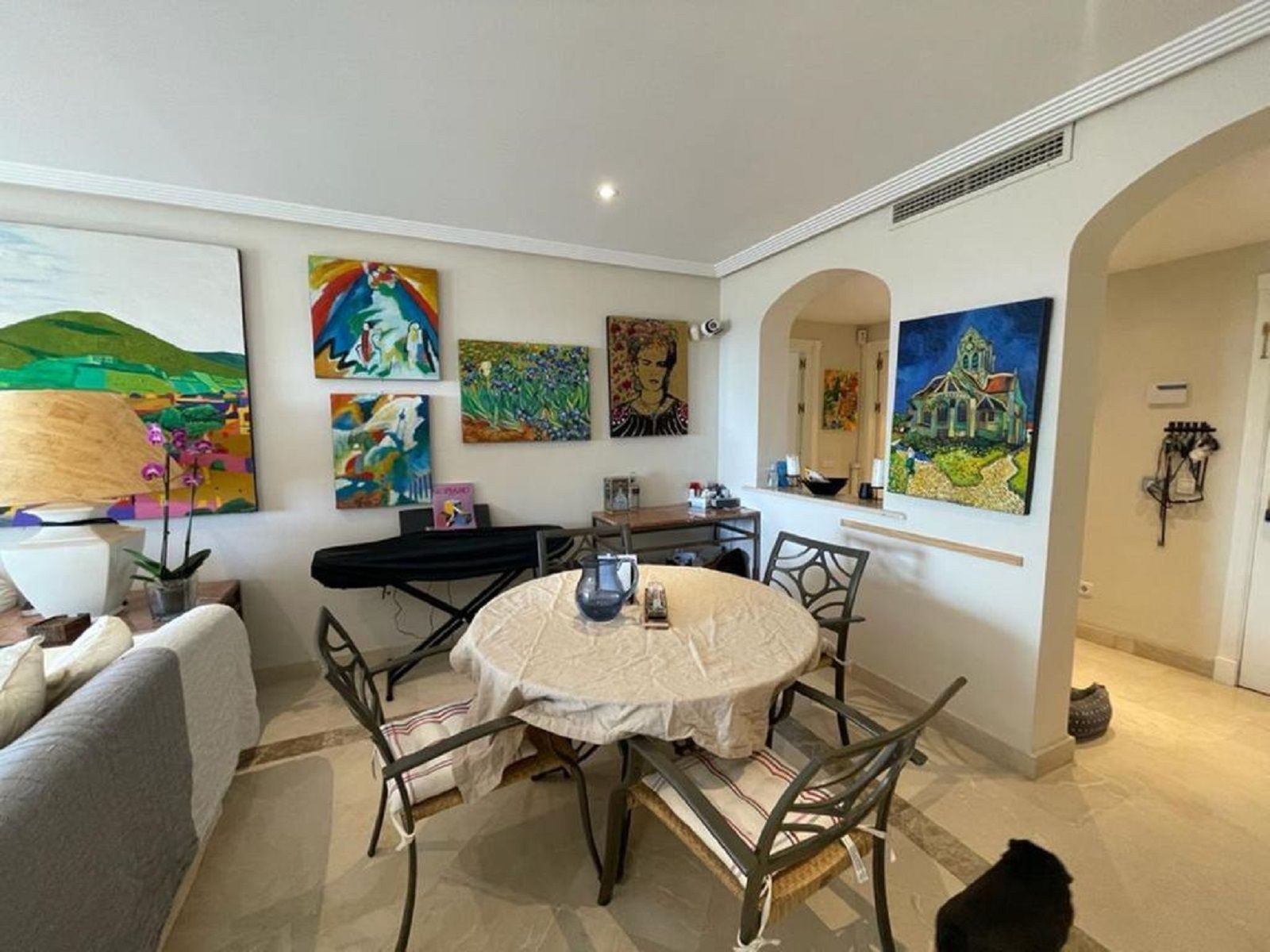 Piso de 3 Dormitorios en venta en Los Arqueros, Benahavís