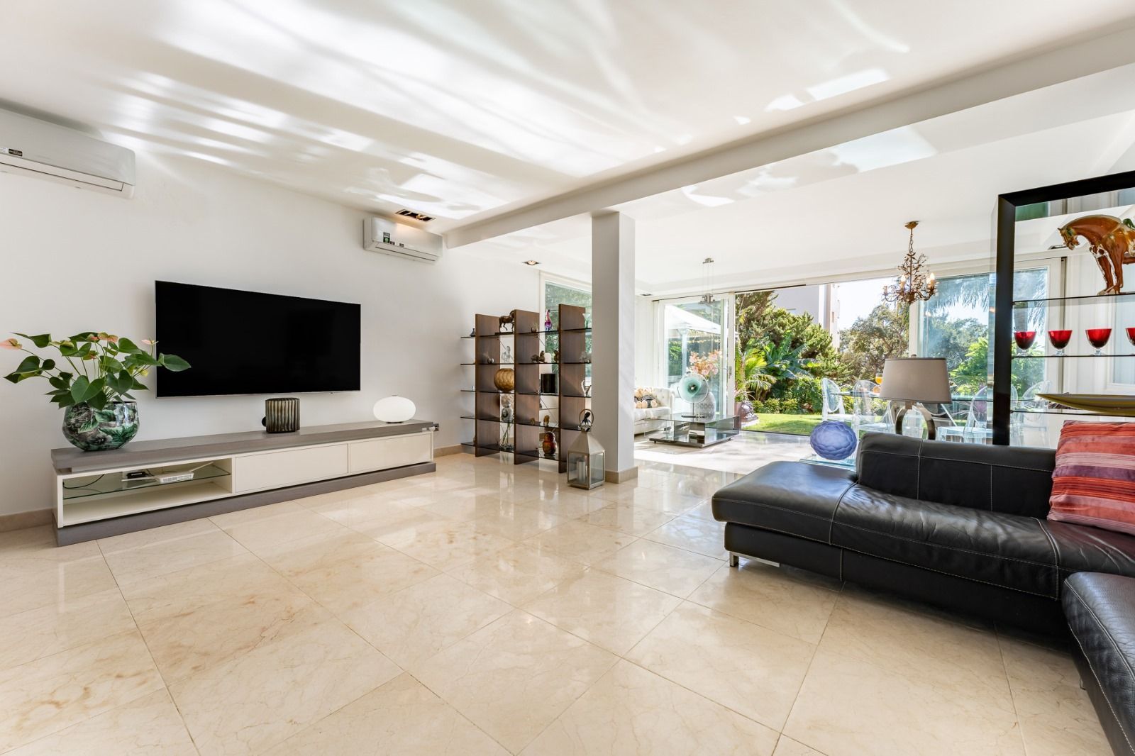 4 кровать 4 ванна Вилла для продажи в Calahonda, Mijas