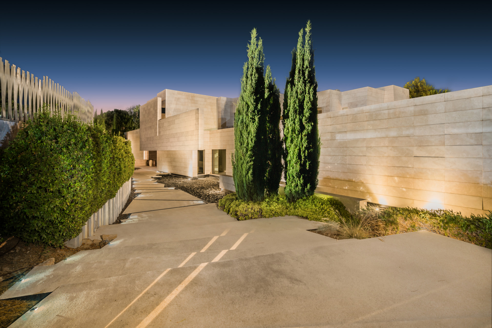 Casa de 8 Dormitorios en alquiler vacacional en Milla de Oro, Marbella